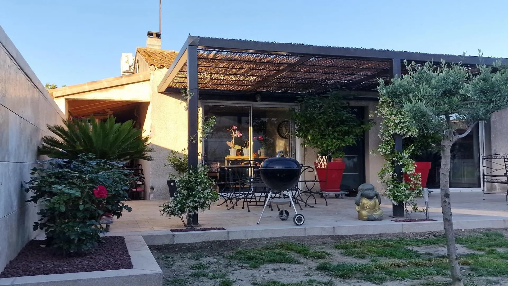 Holiday home La Maison Du Bonheur Caumont-sur-Durance