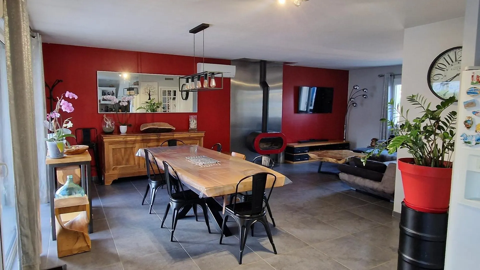 La Maison Du Bonheur Caumont-sur-Durance 0*,  فرنسا