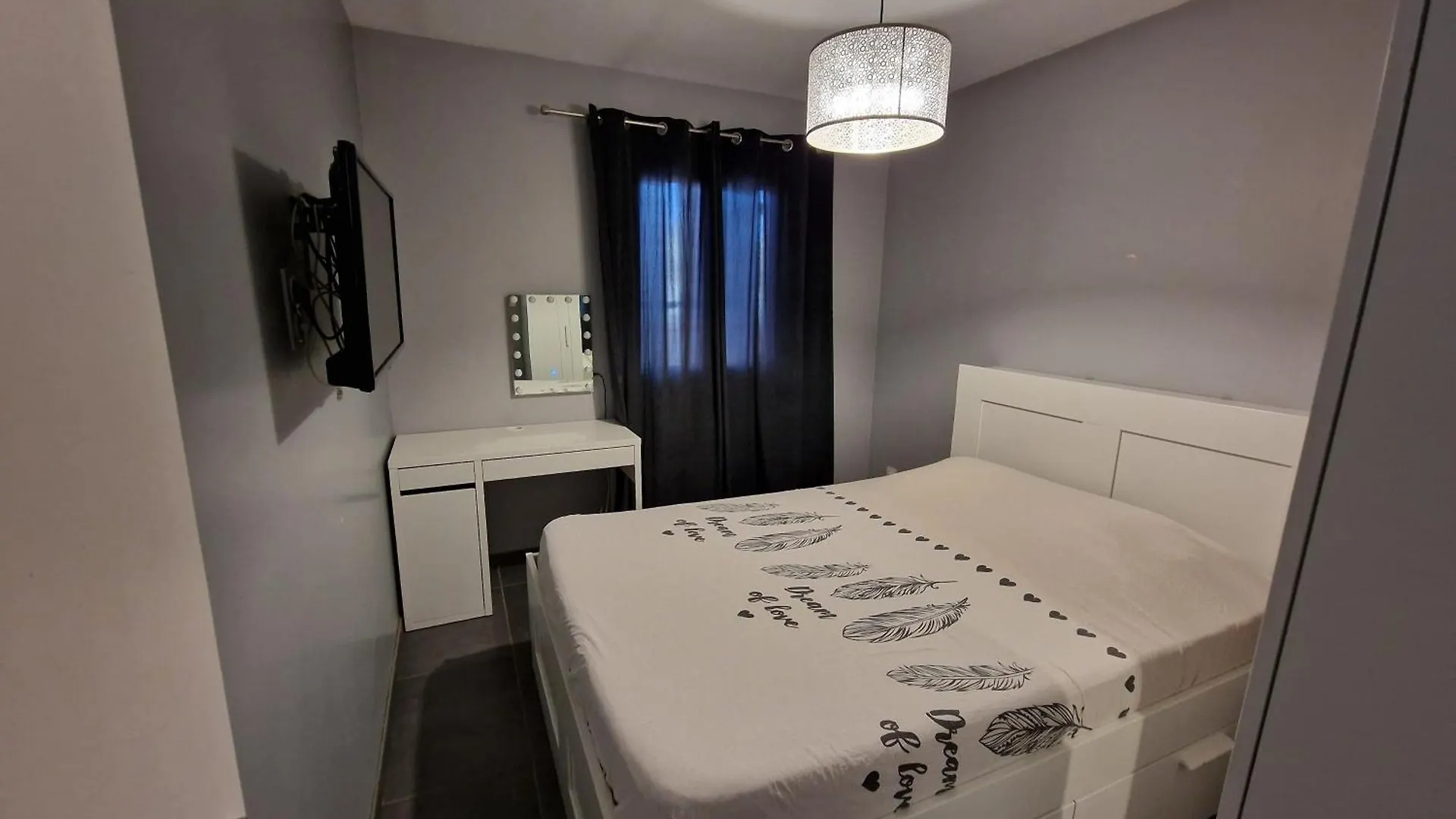 La Maison Du Bonheur Caumont-sur-Durance 0*,