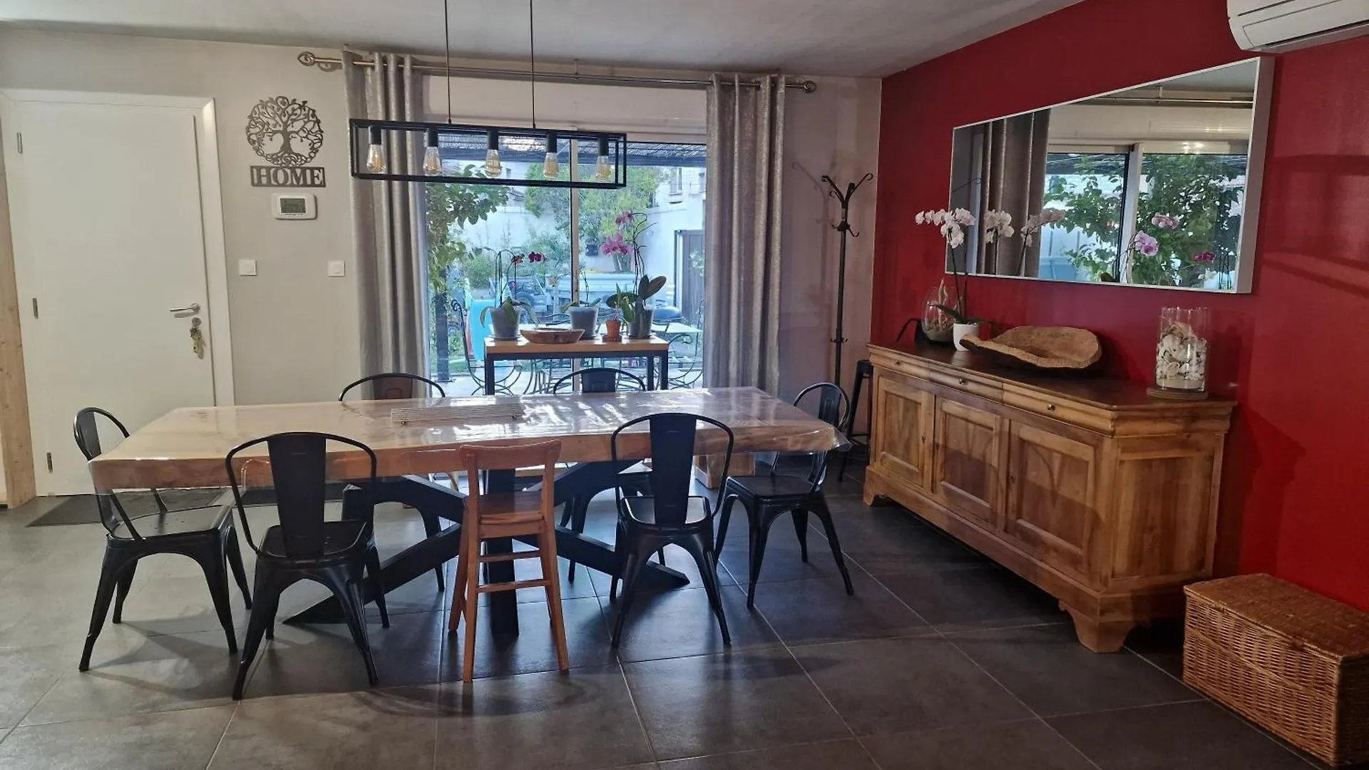 La Maison Du Bonheur Caumont-sur-Durance فرنسا